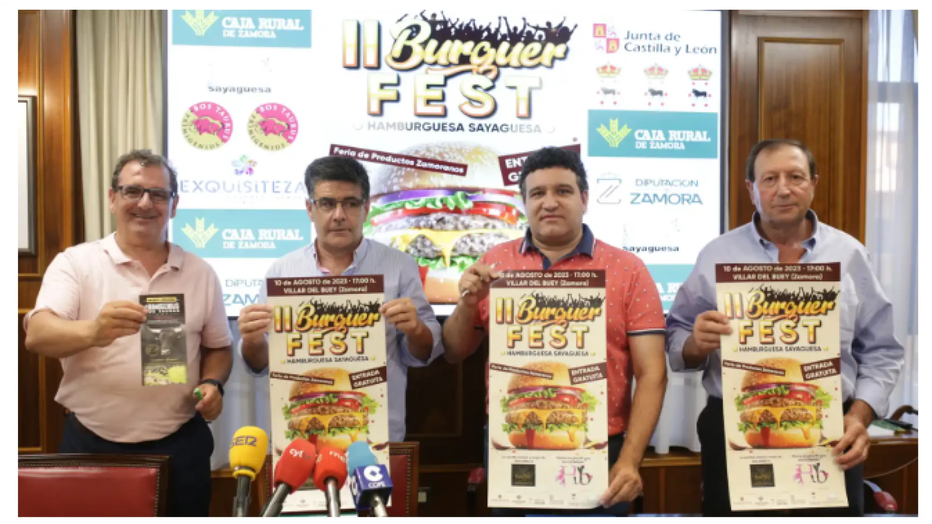 Una parrilla de 8 metros en el Burger Fest de Villar del Buey para despachar 2.000 hamburguesas en tres horas